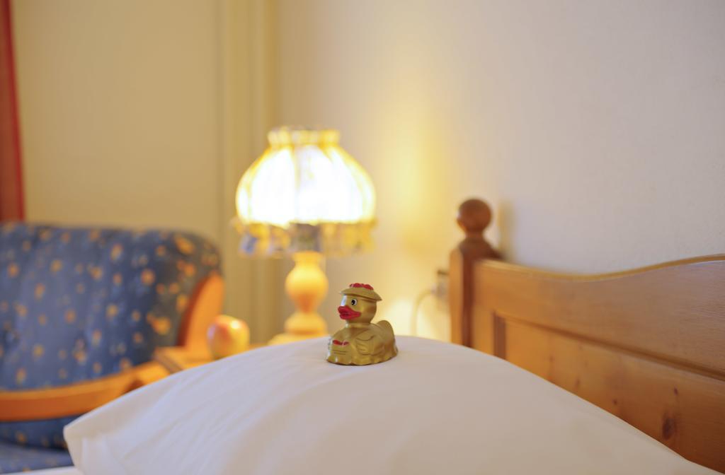 Hotel Hofgut Sternen - Wohnen In Kunst Und Kultur 브라이트나우 객실 사진