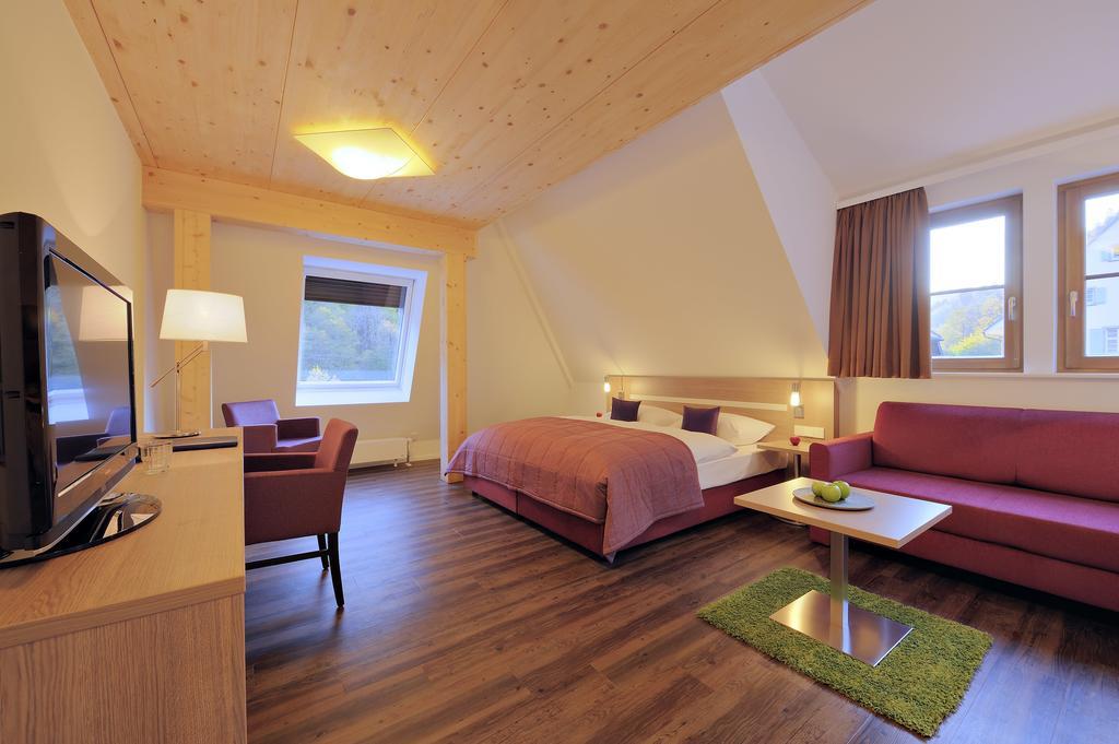 Hotel Hofgut Sternen - Wohnen In Kunst Und Kultur 브라이트나우 외부 사진